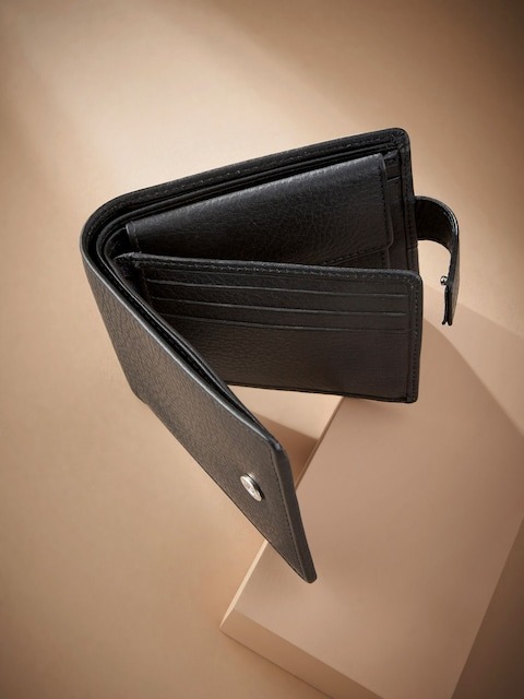 Black Signature Leather Extra Capacity Wallet-3