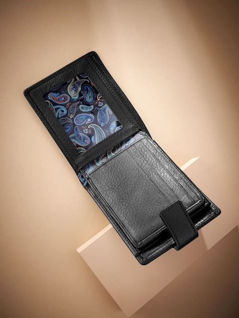 Black Signature Leather Extra Capacity Wallet-4