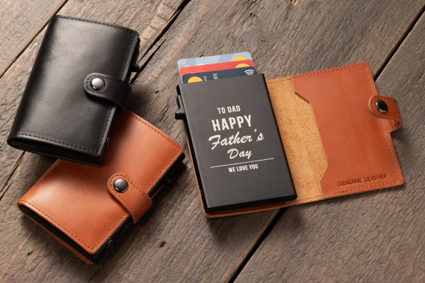brown-leather-card-holder-wallet-1